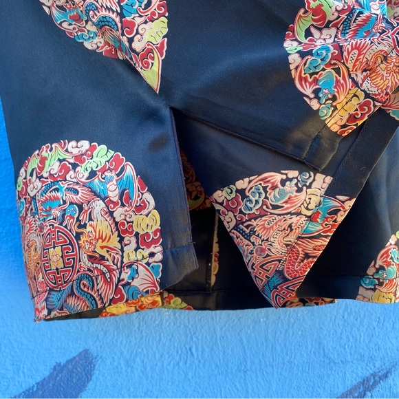 Vintage black silk blouse with asian designs frog buttons, Jade brand, Medium - Picture 8 of 11